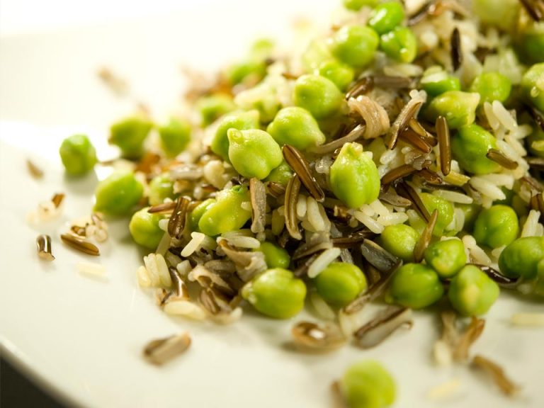 Green Chickpeas with Wild Rice Image